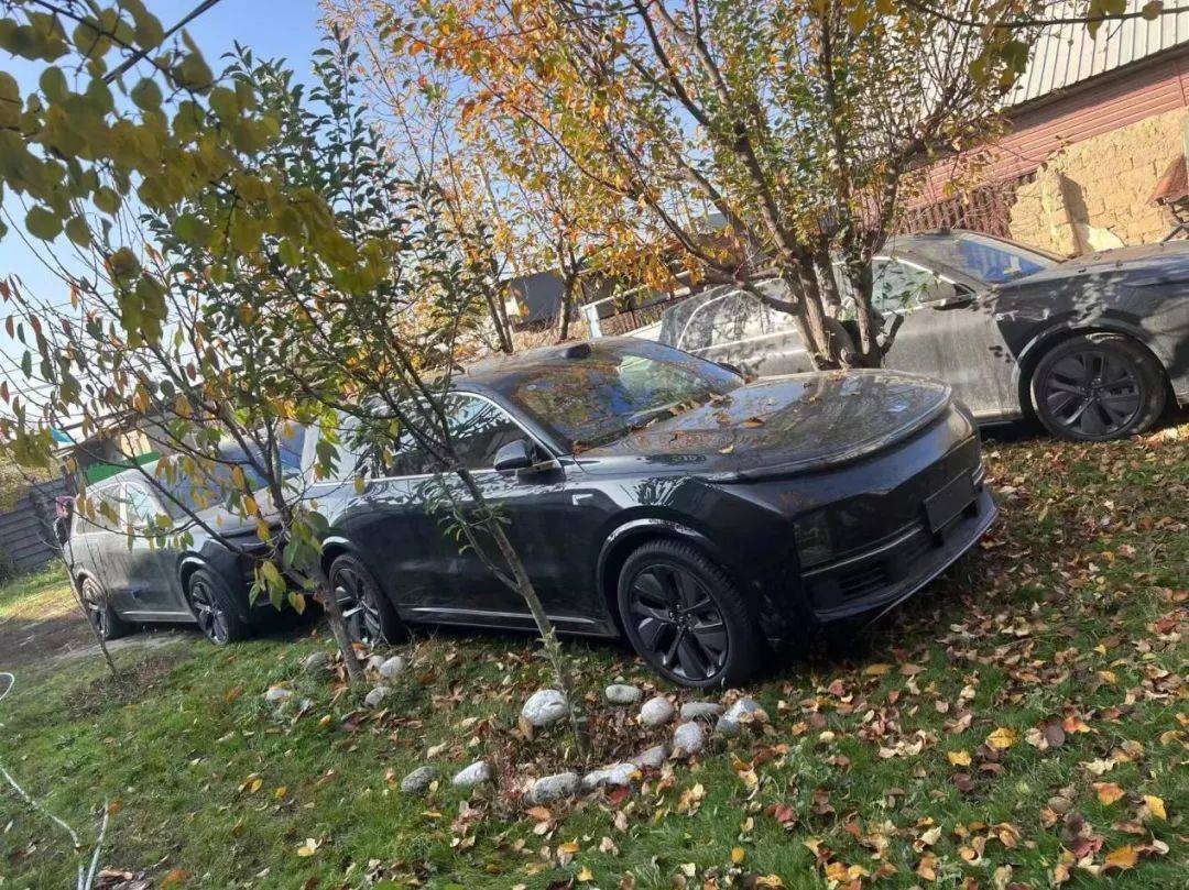 新车当二手车卖！揭秘“0公里二手车”背后灰色产业链：主机厂清库、4S店冲量、出口车商跨境套利