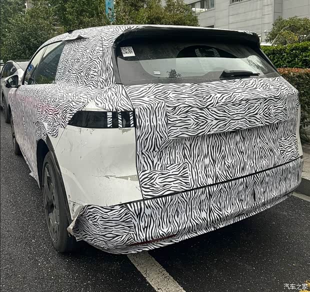 日产N8谍照 或为中大型SUV 内饰配备大尺寸双联屏 配置很高级